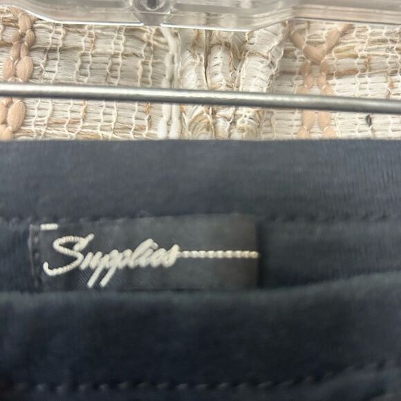 Supplies Ladies 16w  black or tan capri new - Picture 2 of 7